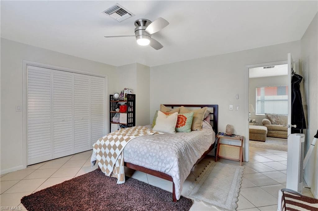 816 104th Ave N, Naples, FL 34108-18