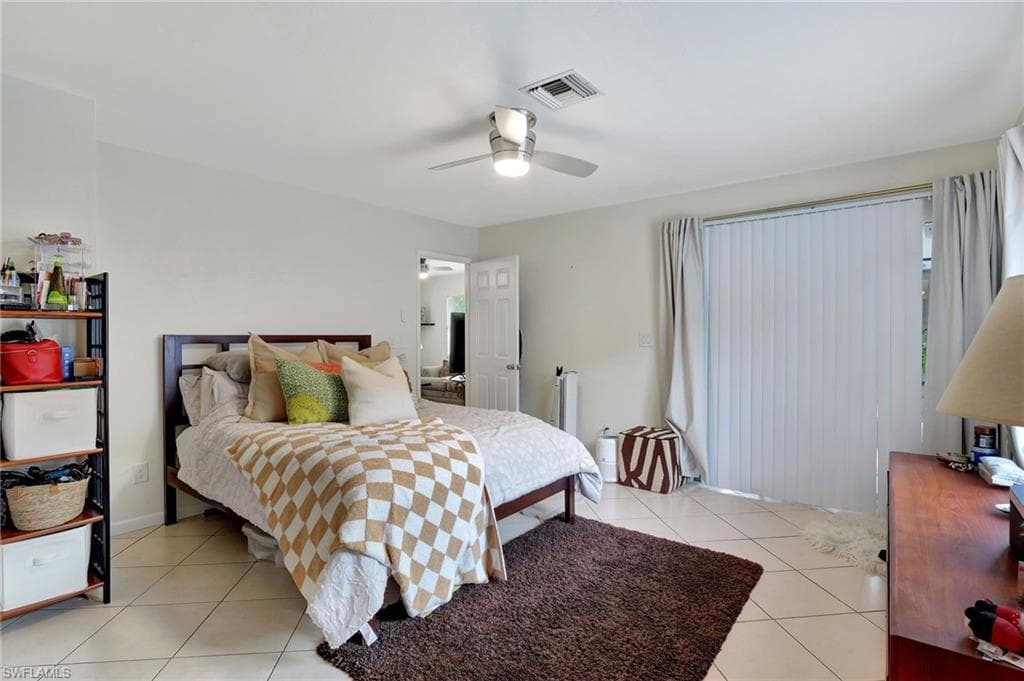 816 104th Ave N, Naples, FL 34108-19