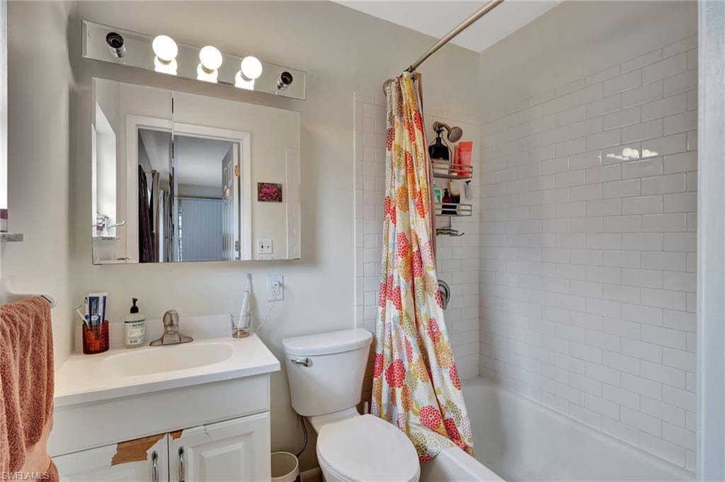816 104th Ave N, Naples, FL 34108-20