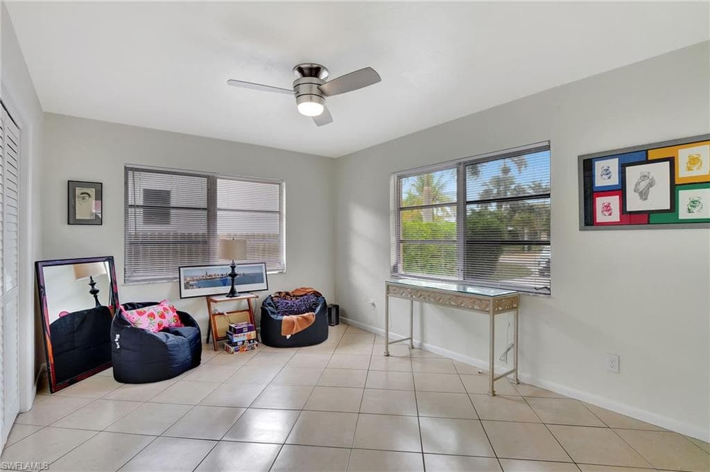 816 104th Ave N, Naples, FL 34108-22