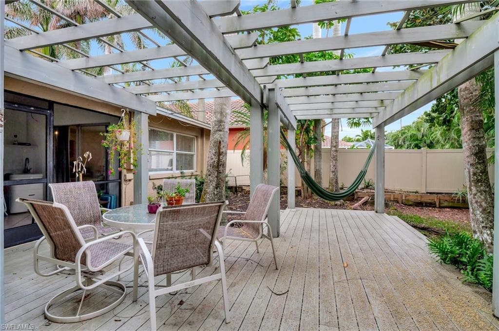 816 104th Ave N, Naples, FL 34108-28