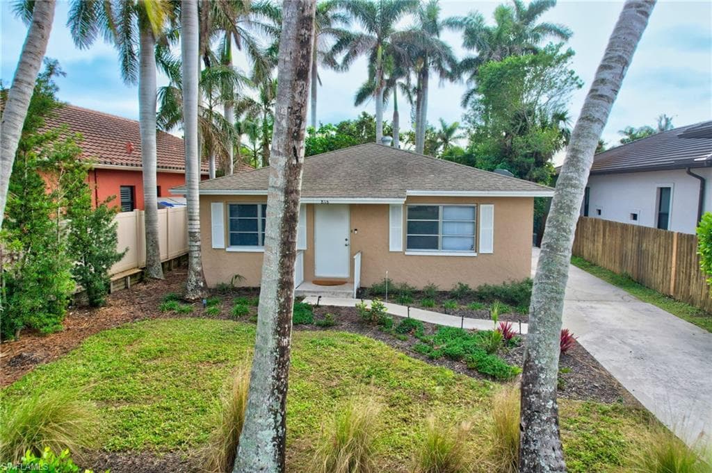 816 104th Ave N, Naples, FL 34108-31