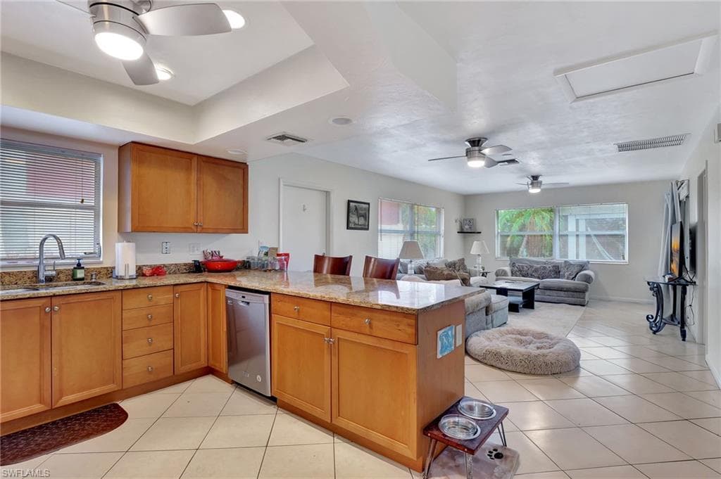 816 104th Ave N, Naples, FL 34108-8