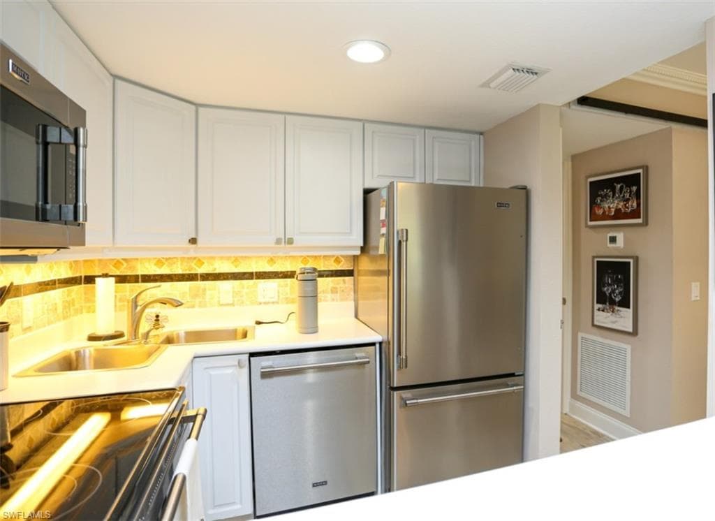 950 7th Ave S 23, Naples, FL 34102-12