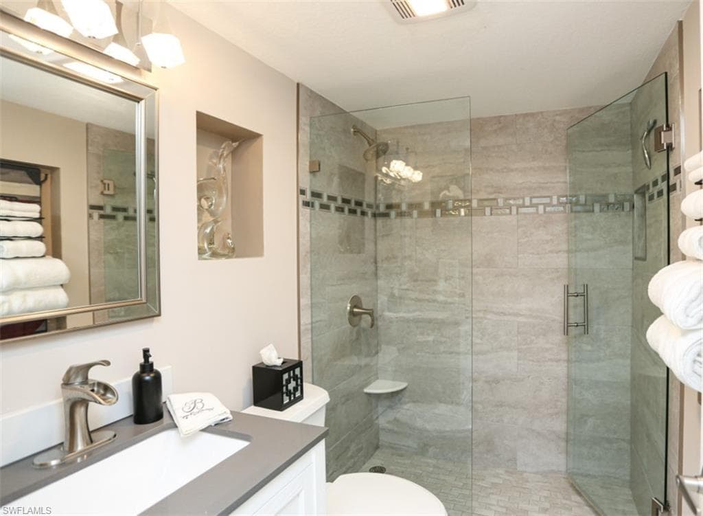 950 7th Ave S 23, Naples, FL 34102-17