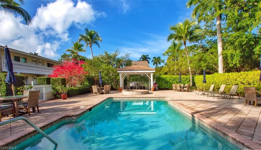 950 7th Ave S 23, Naples, FL 34102-19