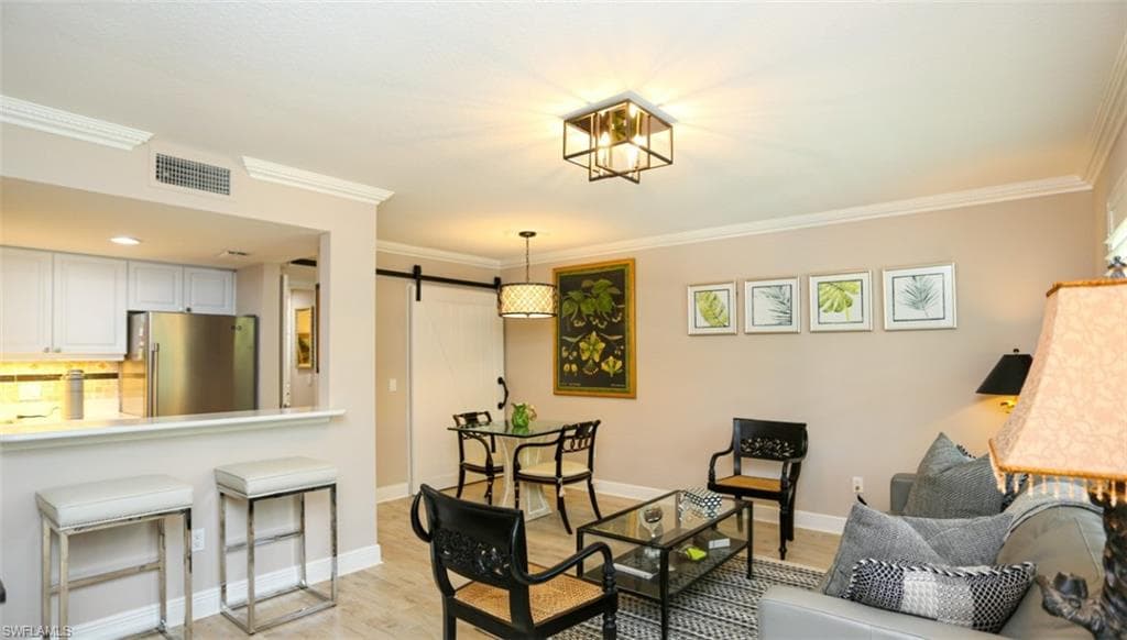 950 7th Ave S 23, Naples, FL 34102-7
