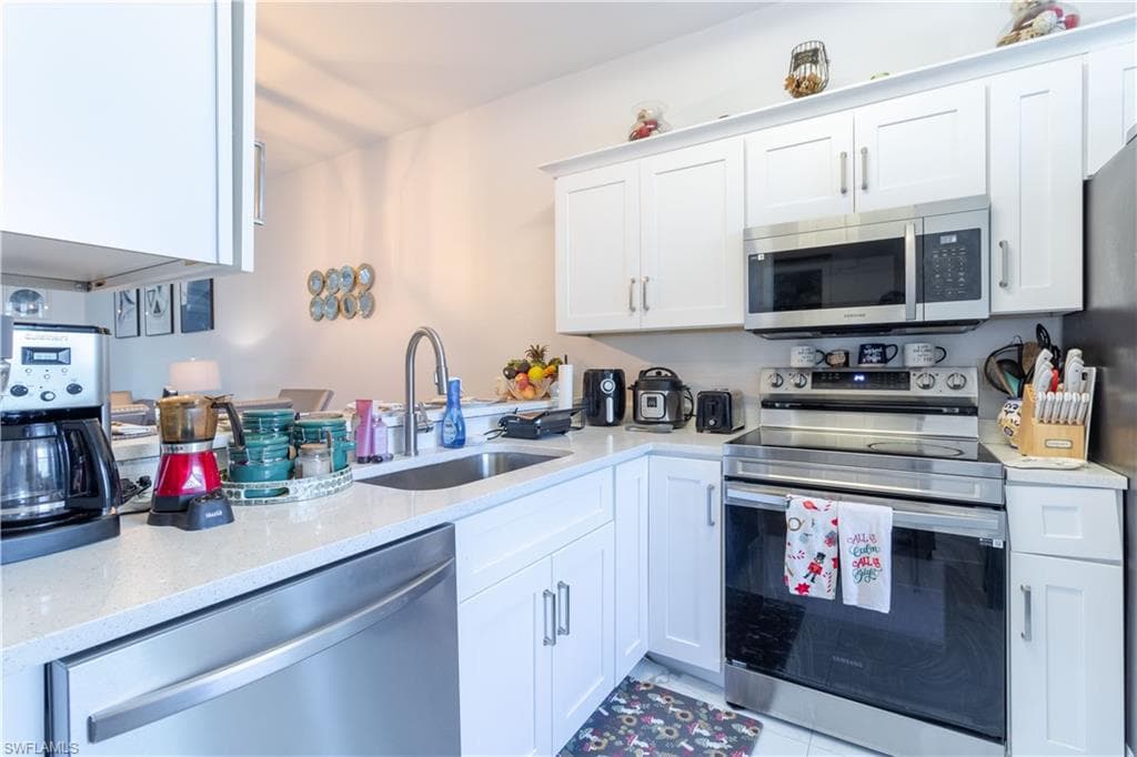 1024 Mainsail Dr 512, Naples, FL 34114-5