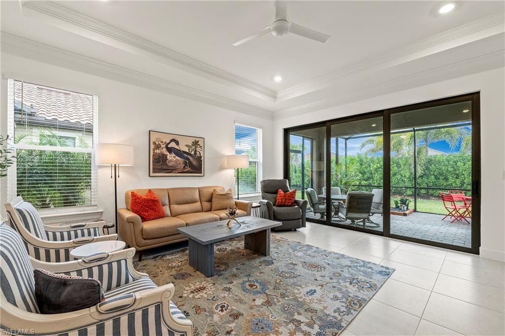 15549 Vittorio St, Naples, FL 34114-9