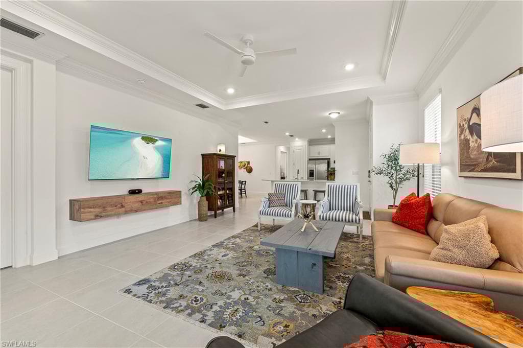 15549 Vittorio St, Naples, FL 34114-11