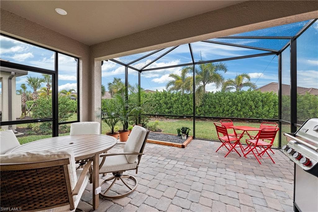 15549 Vittorio St, Naples, FL 34114-13