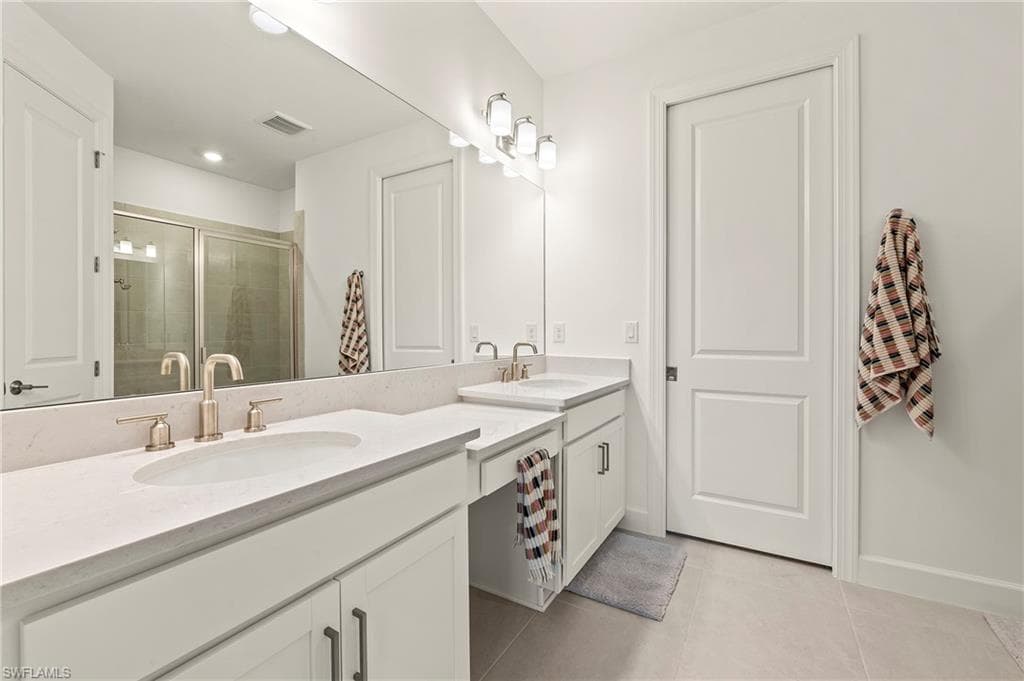 15549 Vittorio St, Naples, FL 34114-18