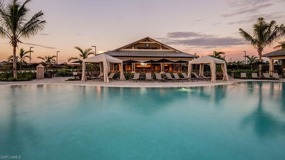 15549 Vittorio St, Naples, FL 34114-36