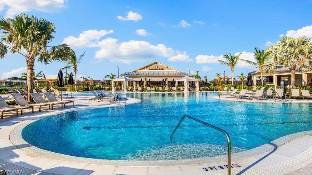 15549 Vittorio St, Naples, FL 34114-37