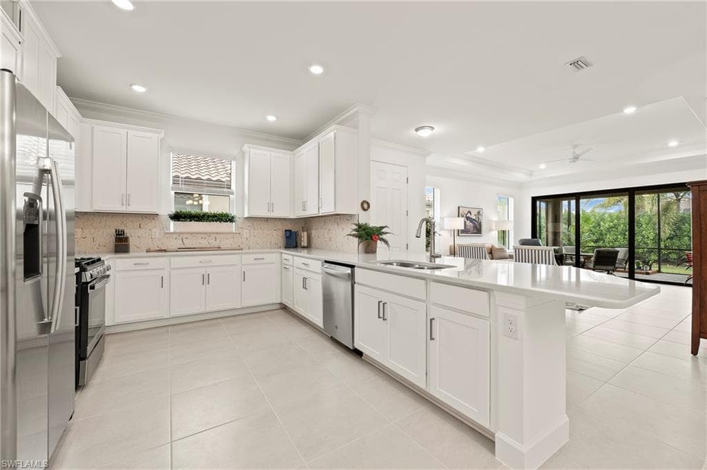 15549 Vittorio St, Naples, FL 34114-5
