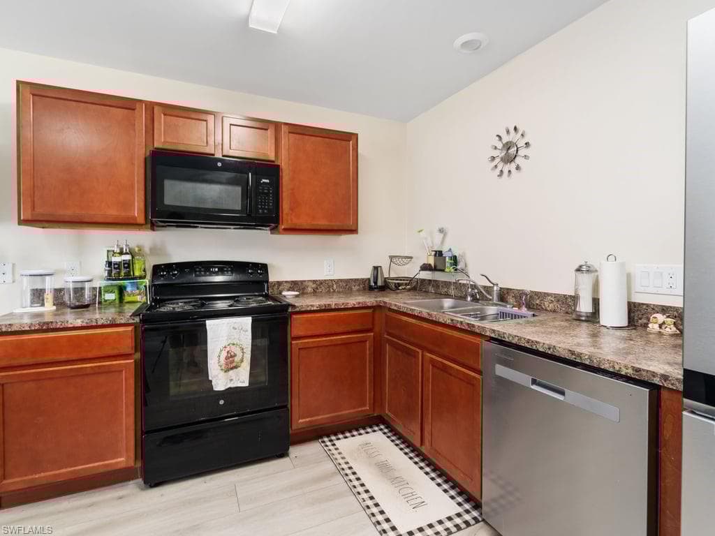 2201 7th Ave, Cape Coral, FL 33909-13