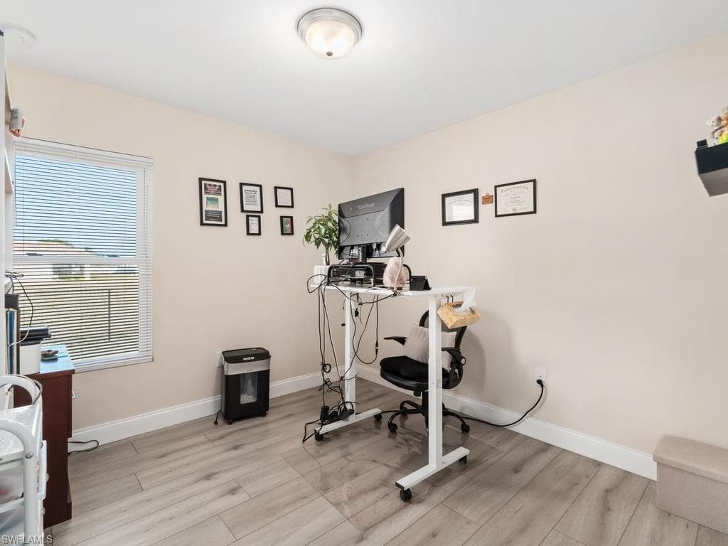 2201 7th Ave, Cape Coral, FL 33909-20