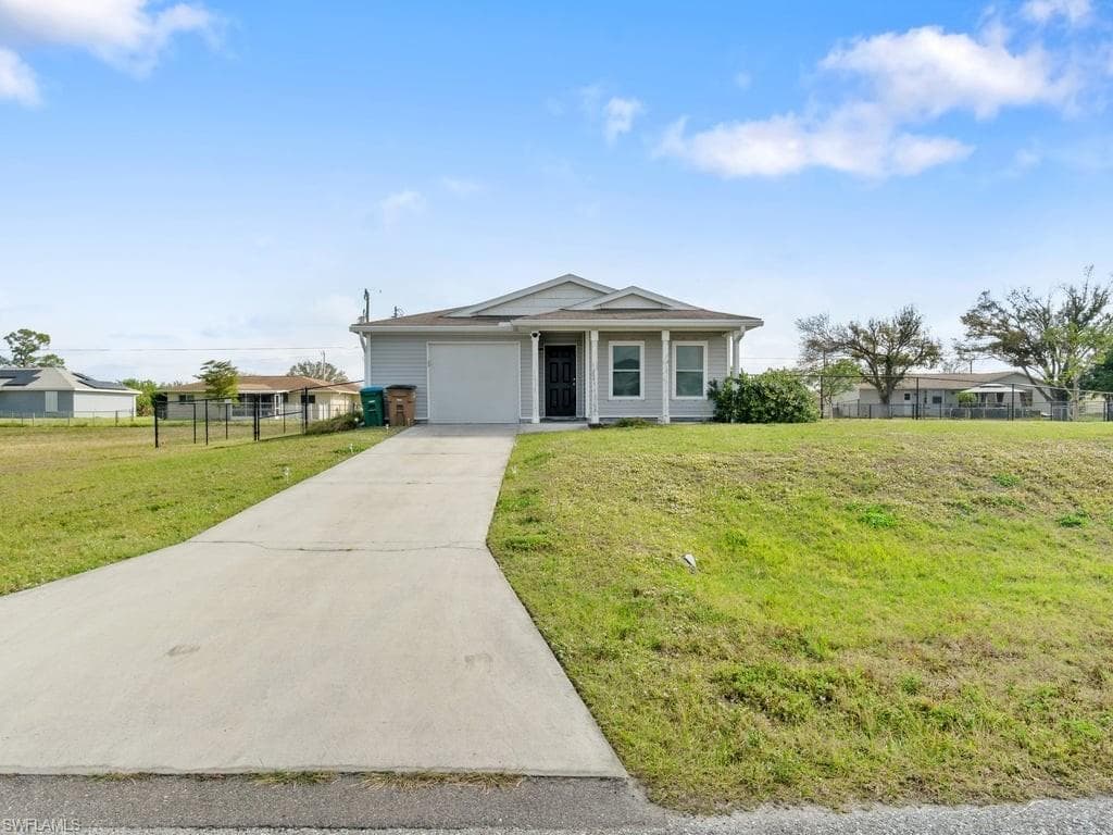 2201 7th Ave, Cape Coral, FL 33909-2