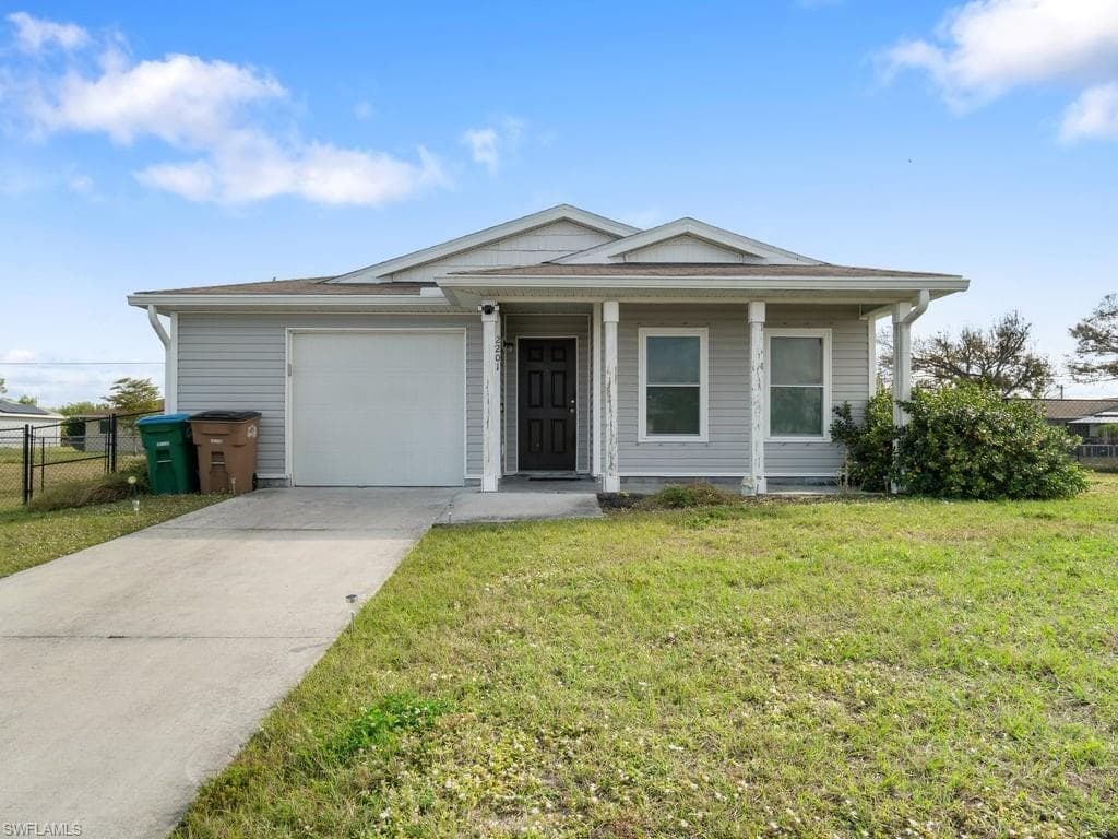 2201 7th Ave, Cape Coral, FL 33909-3