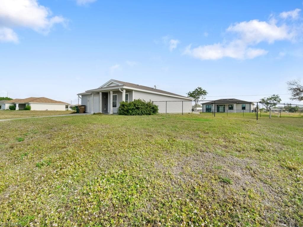 2201 7th Ave, Cape Coral, FL 33909-6