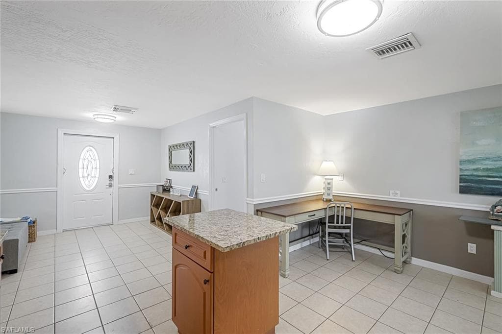 814 107th Ave N, Naples, FL 34108-9