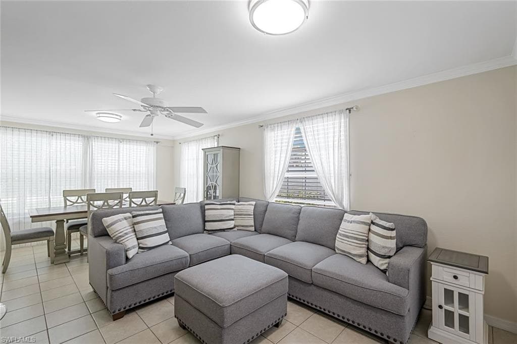 814 107th Ave N, Naples, FL 34108-11