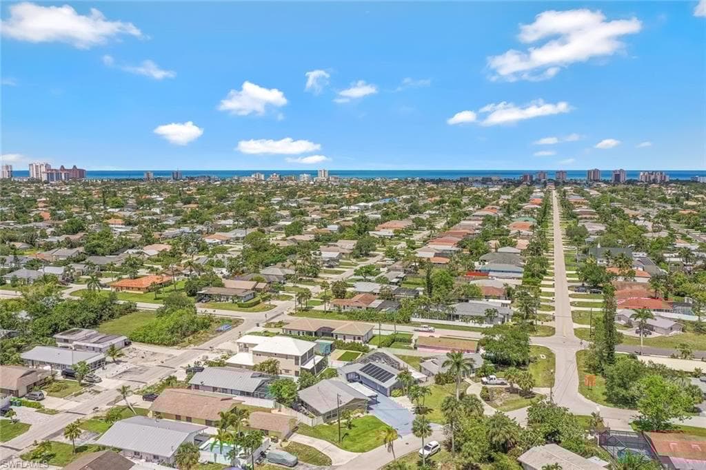 814 107th Ave N, Naples, FL 34108-25