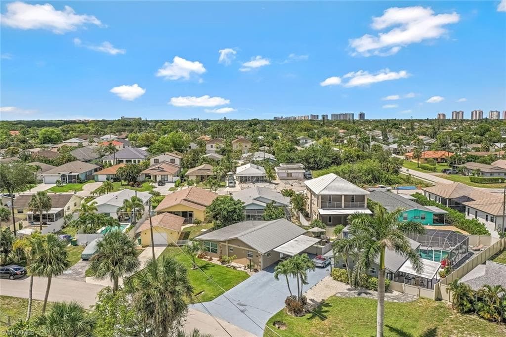 814 107th Ave N, Naples, FL 34108-28