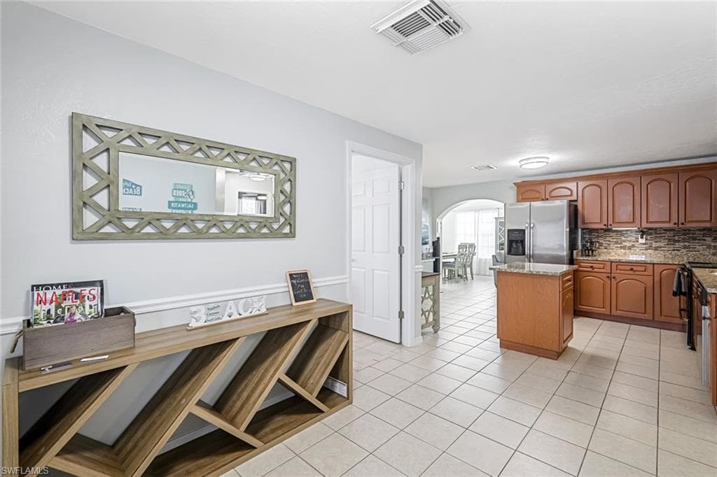814 107th Ave N, Naples, FL 34108-5
