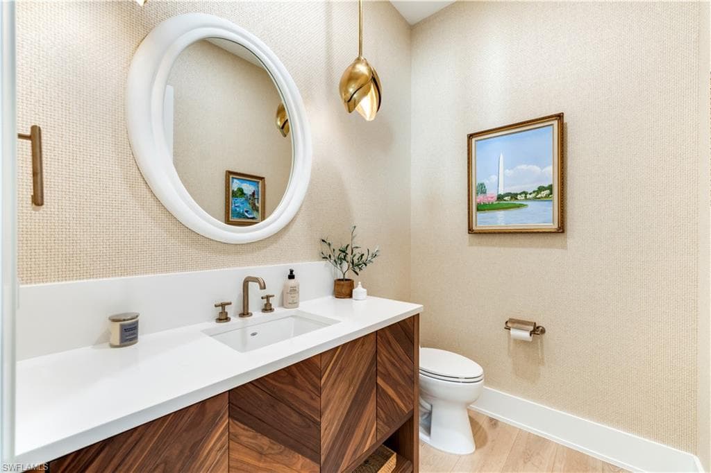 82 9th St S 303, Naples, FL 34102-11