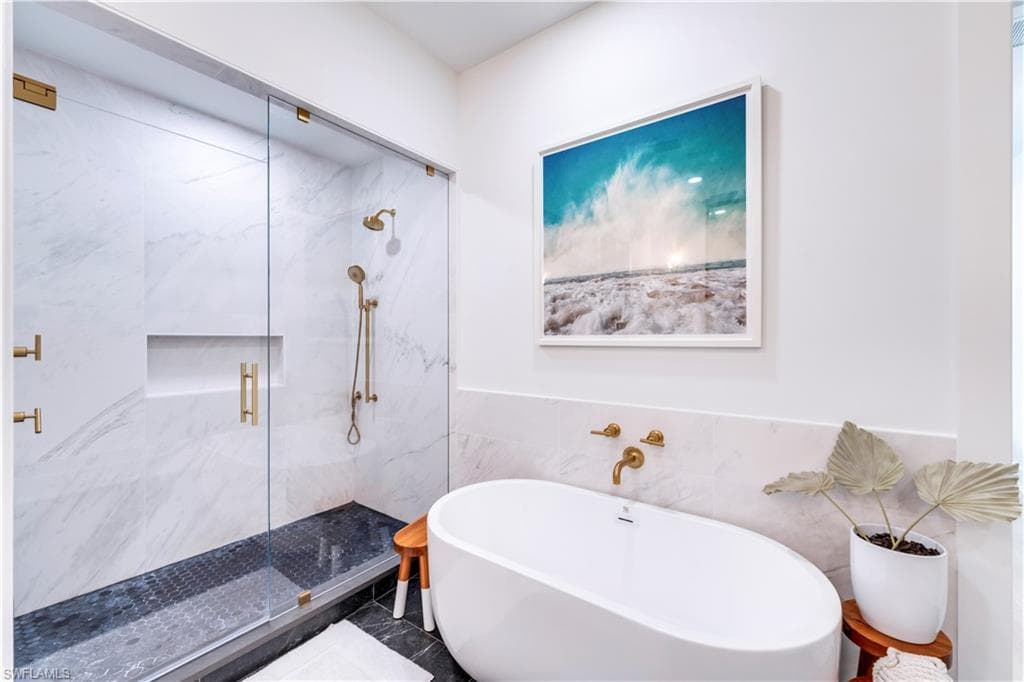82 9th St S 303, Naples, FL 34102-16
