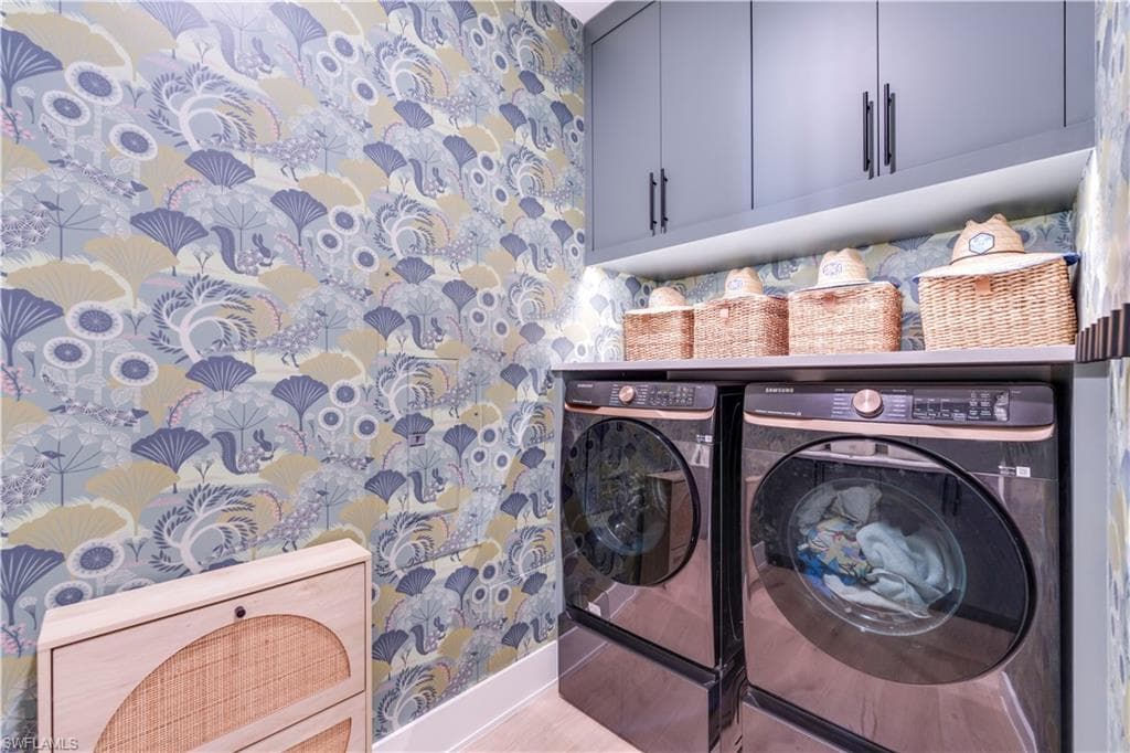 82 9th St S 303, Naples, FL 34102-32
