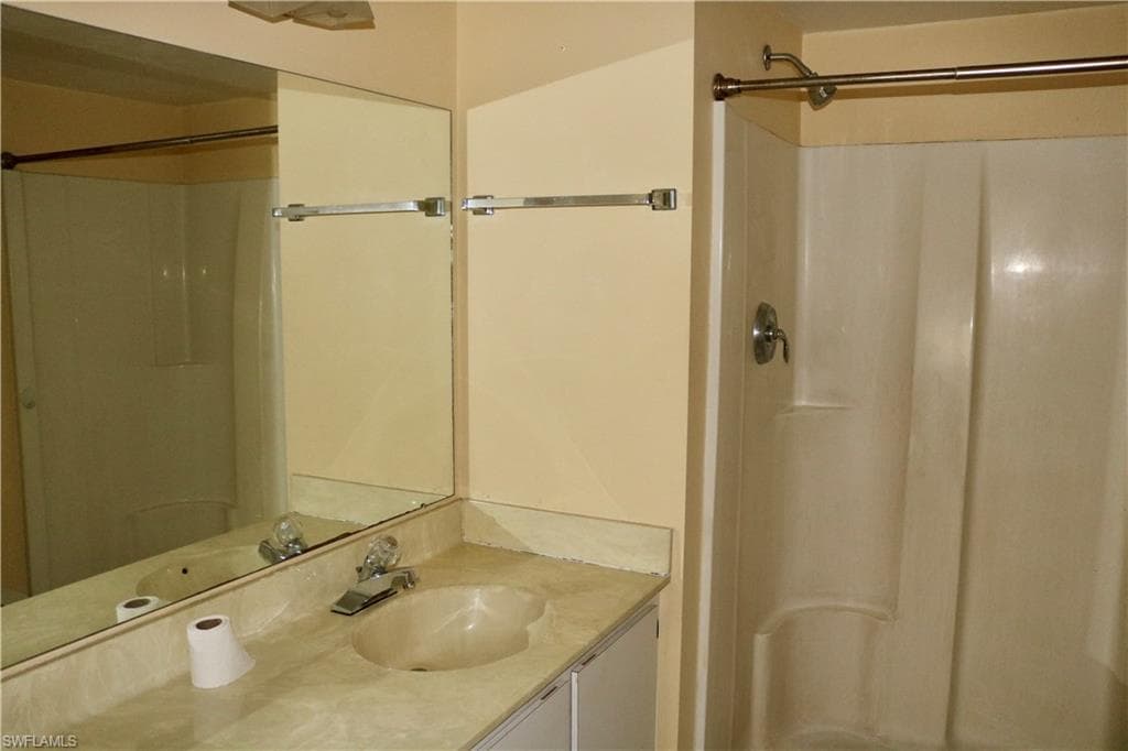 2385 Naples Trace Cir 5, Naples, FL 34109-15
