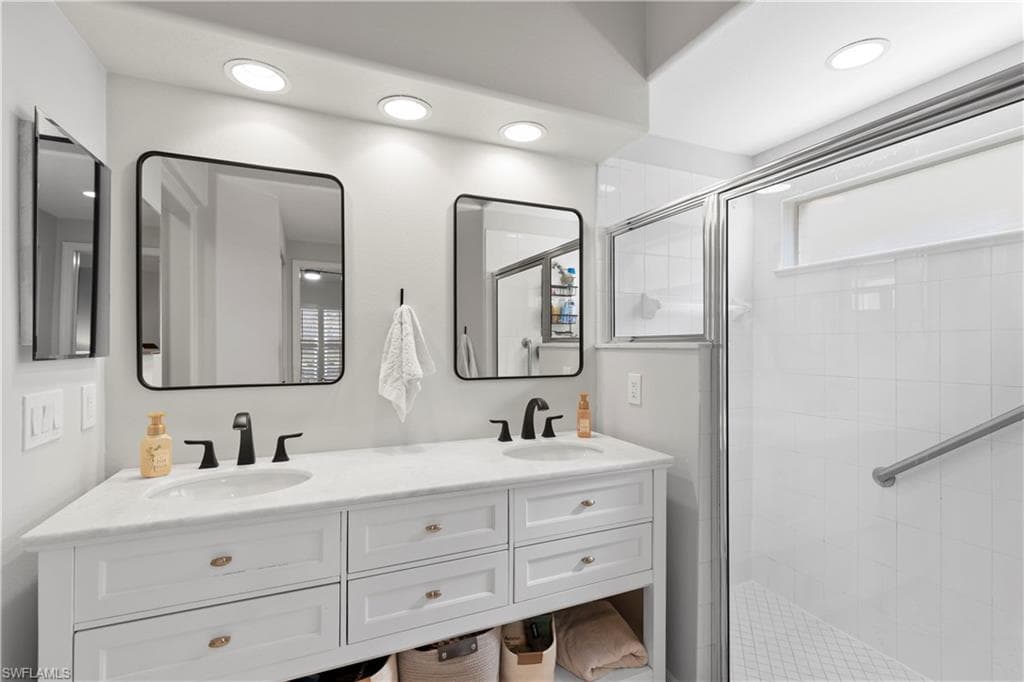 8330 Ibis Cove Cir B242, Naples, FL 34119-19