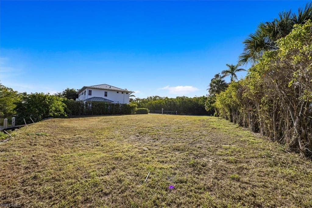 1895 Gordon River Ln, Naples, FL 34104-12