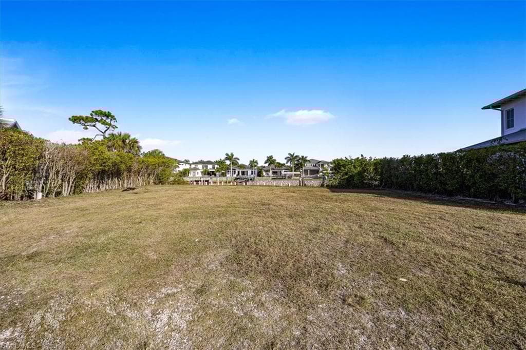1895 Gordon River Ln, Naples, FL 34104-15