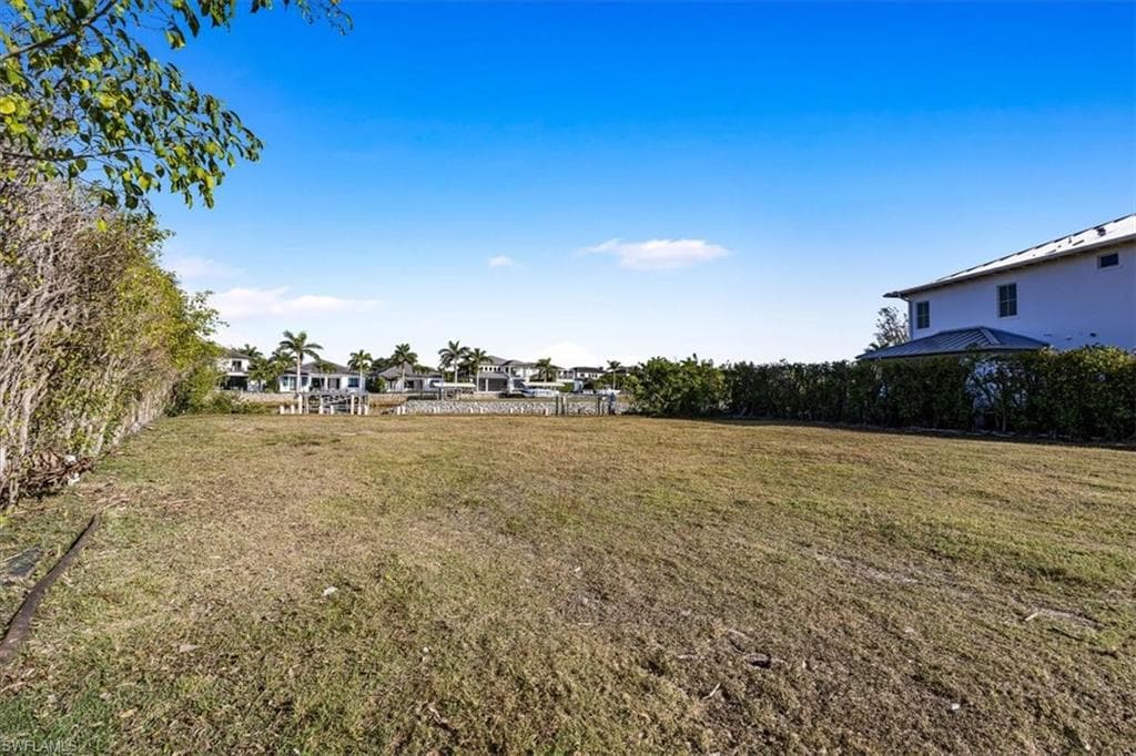 1895 Gordon River Ln, Naples, FL 34104-16
