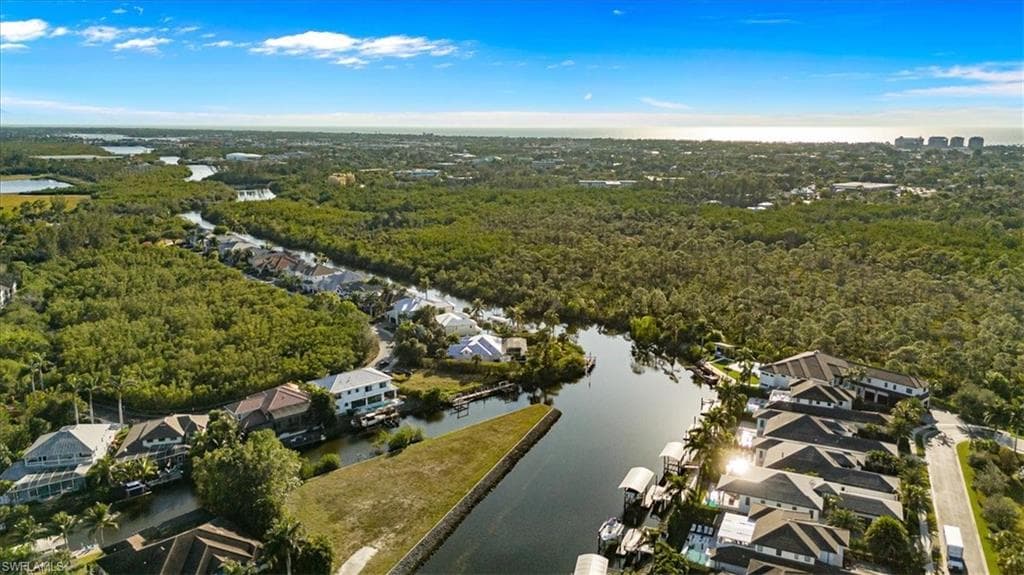 1895 Gordon River Ln, Naples, FL 34104-8