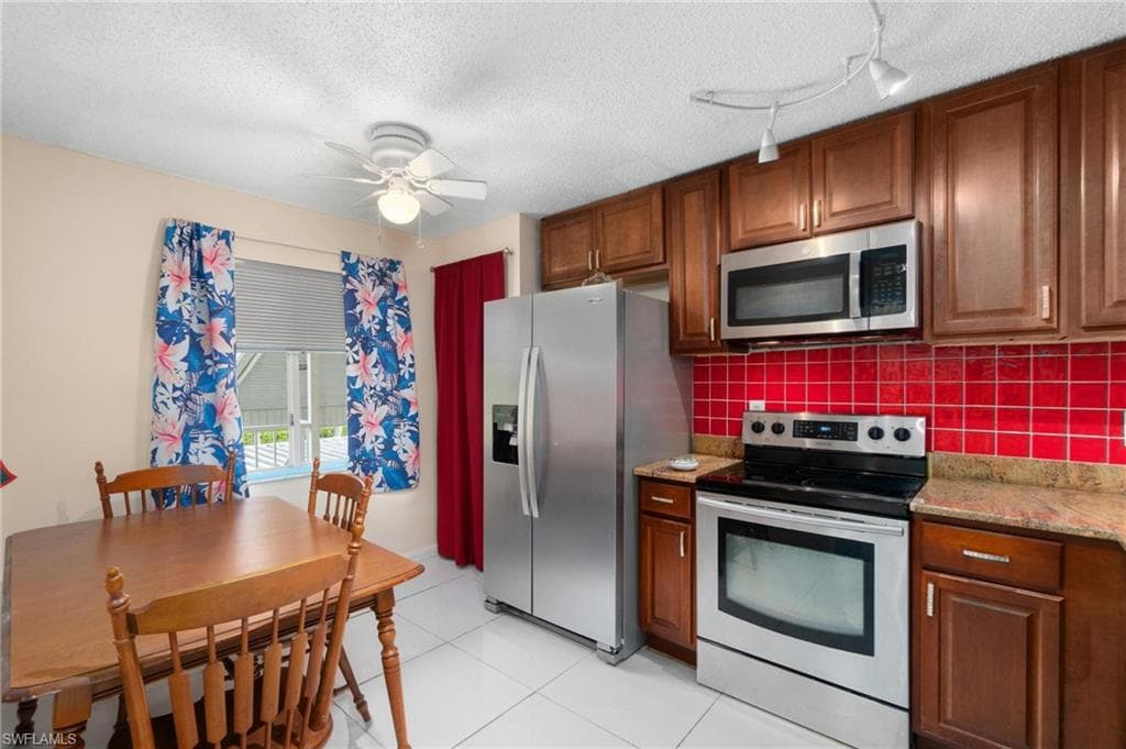 3491 County Barn Rd E201, Naples, FL 34112-9