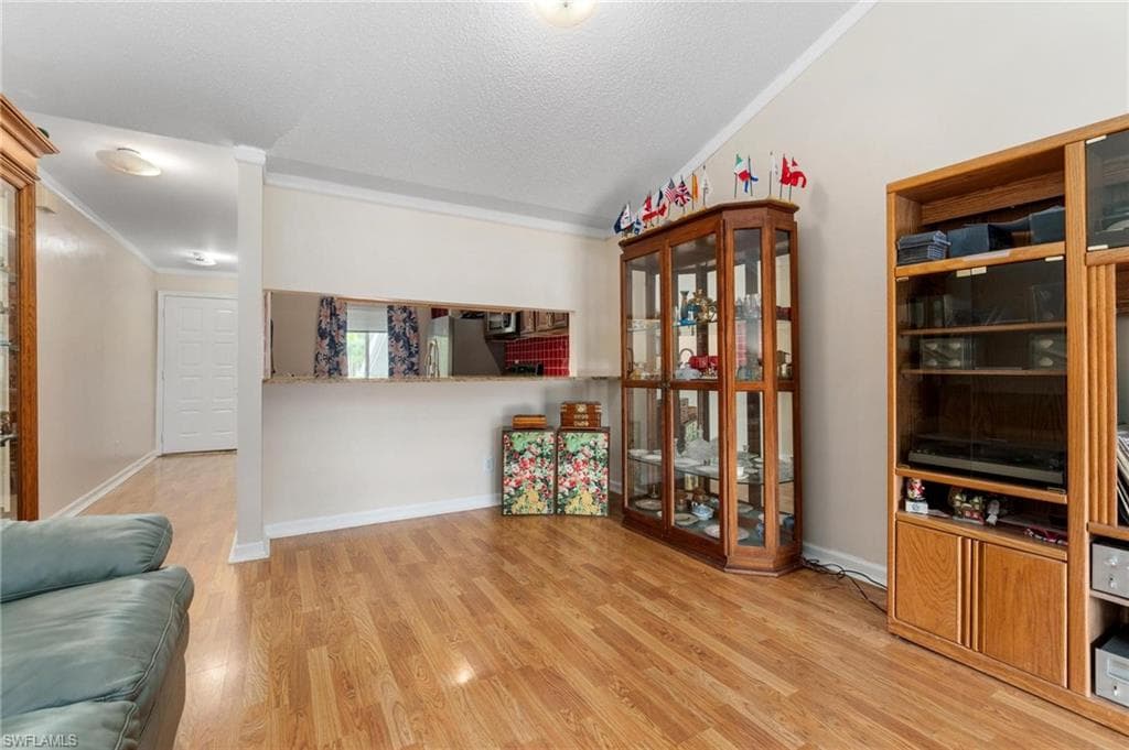3491 County Barn Rd E201, Naples, FL 34112-19