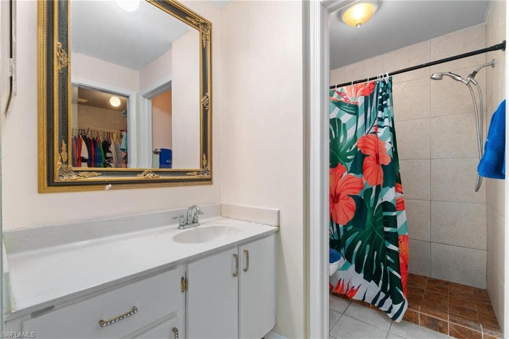 3491 County Barn Rd E201, Naples, FL 34112-31
