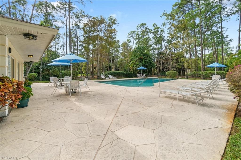3491 County Barn Rd E201, Naples, FL 34112-36