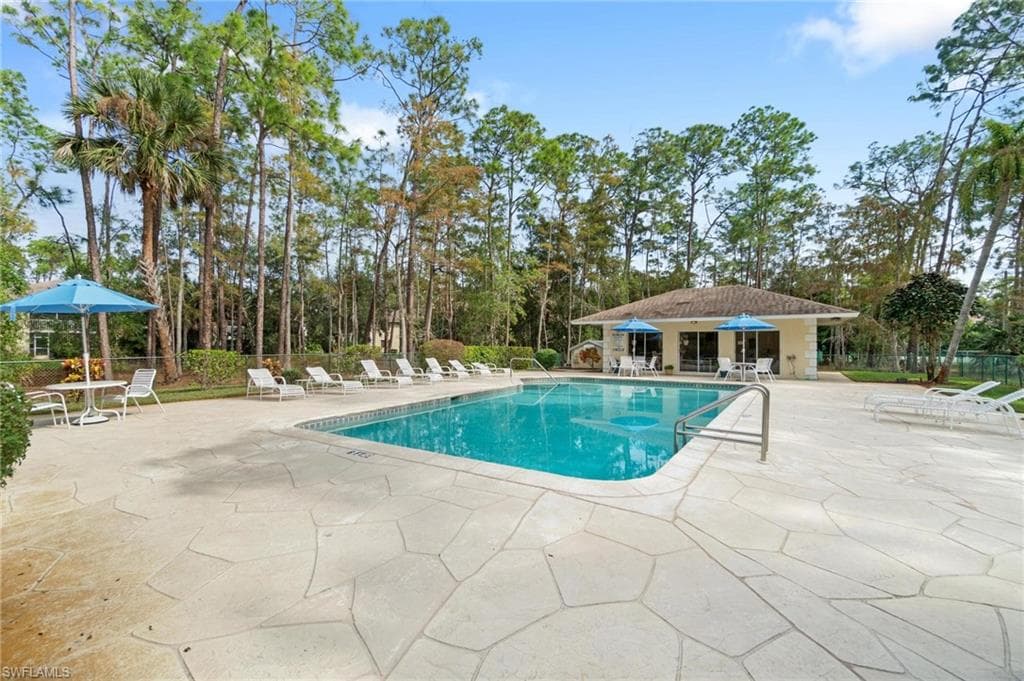 3491 County Barn Rd E201, Naples, FL 34112-38