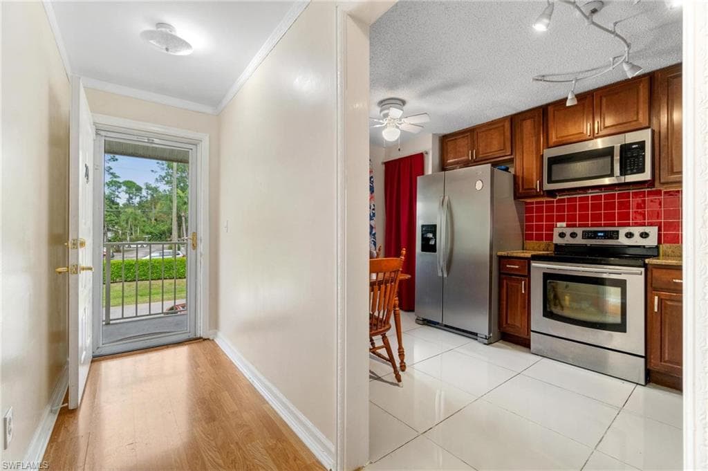 3491 County Barn Rd E201, Naples, FL 34112-7