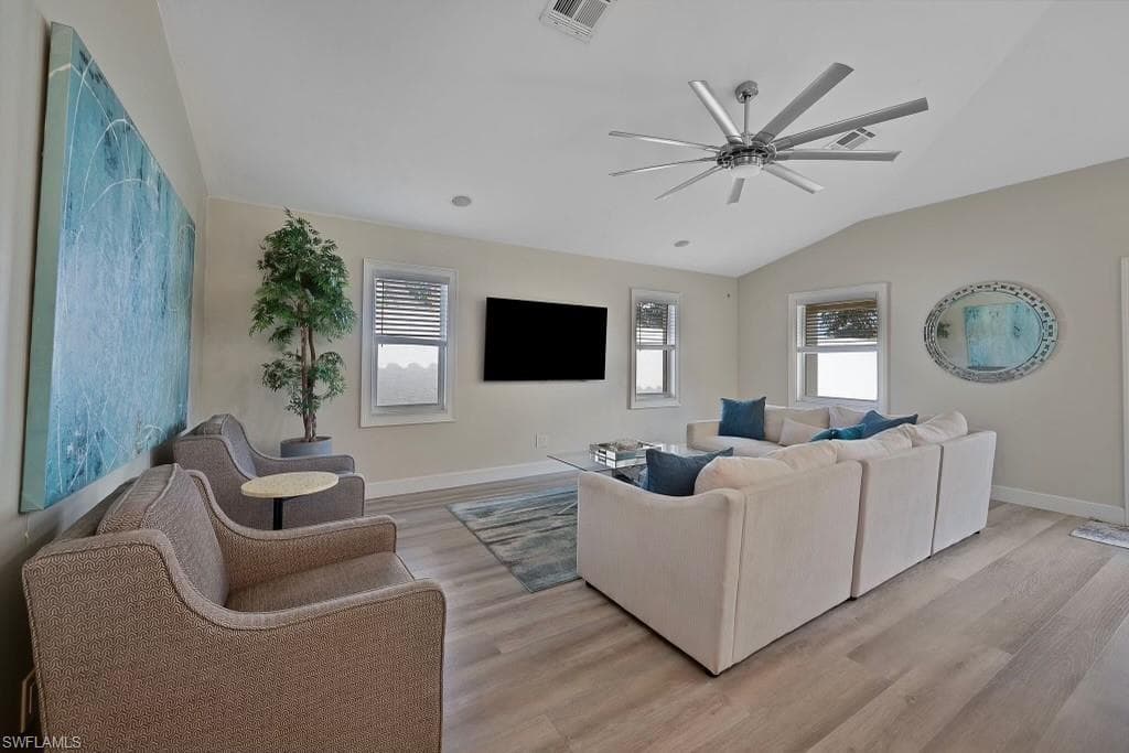 5138 Kristin Ct, Naples, FL 34105-3