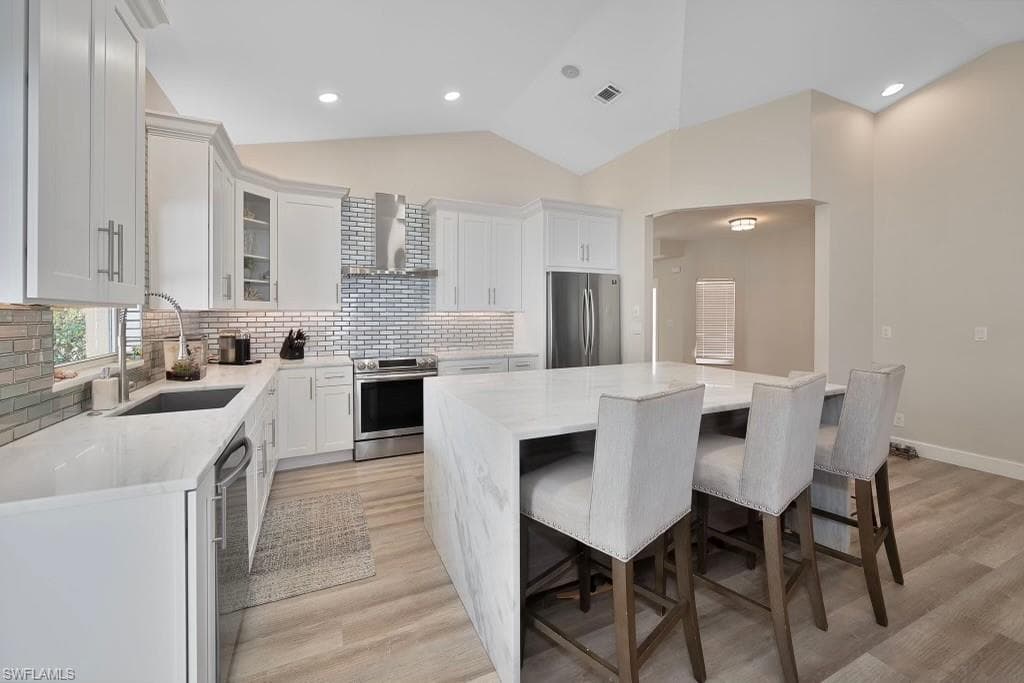 5138 Kristin Ct, Naples, FL 34105-4