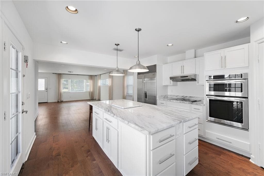 1175 9th Ave N, Naples, FL 34102-11