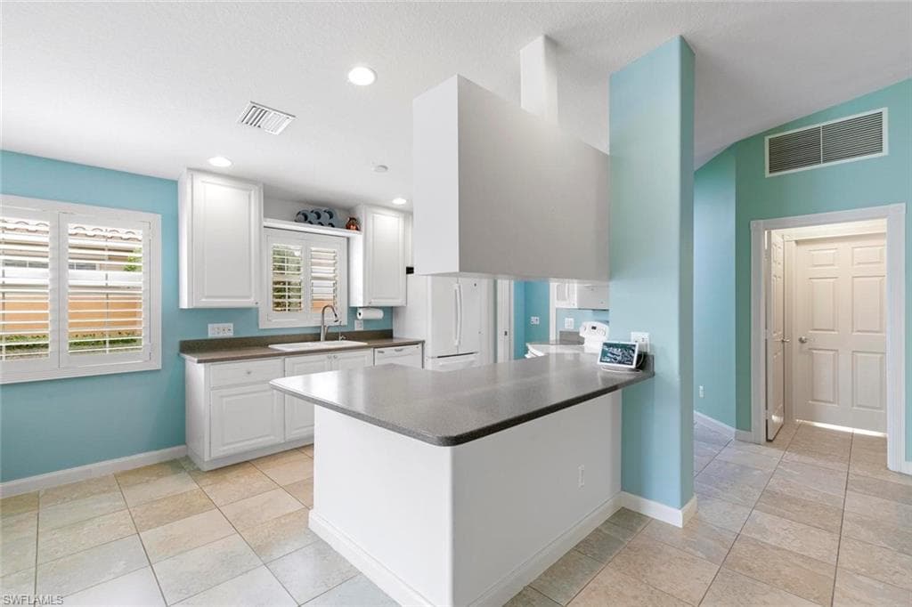 7912 Umberto Ct, Naples, FL 34114-11