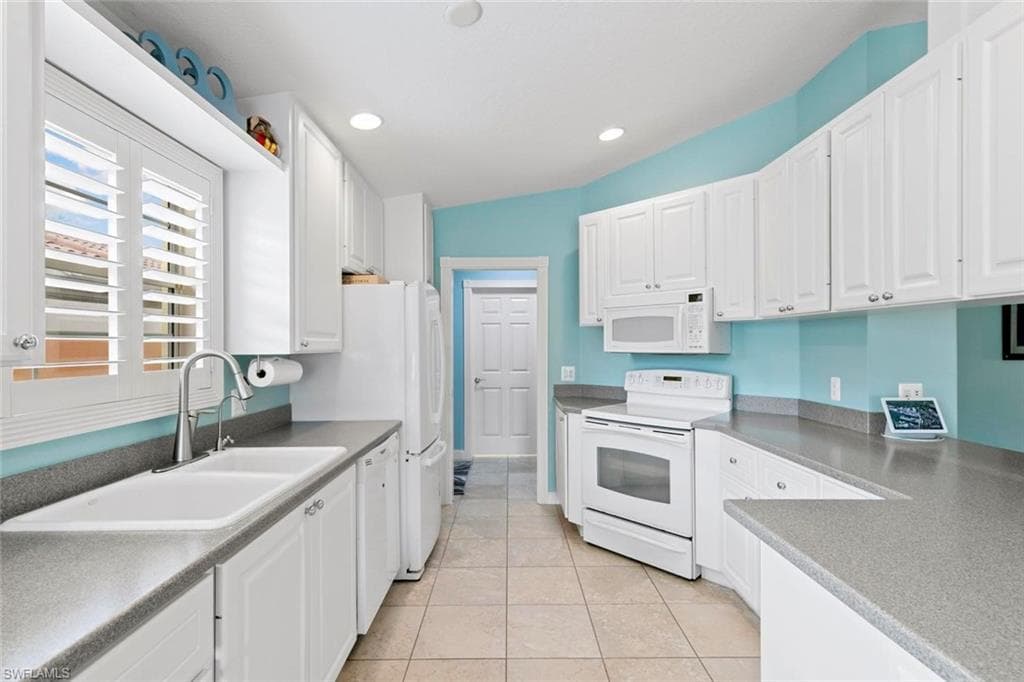 7912 Umberto Ct, Naples, FL 34114-12