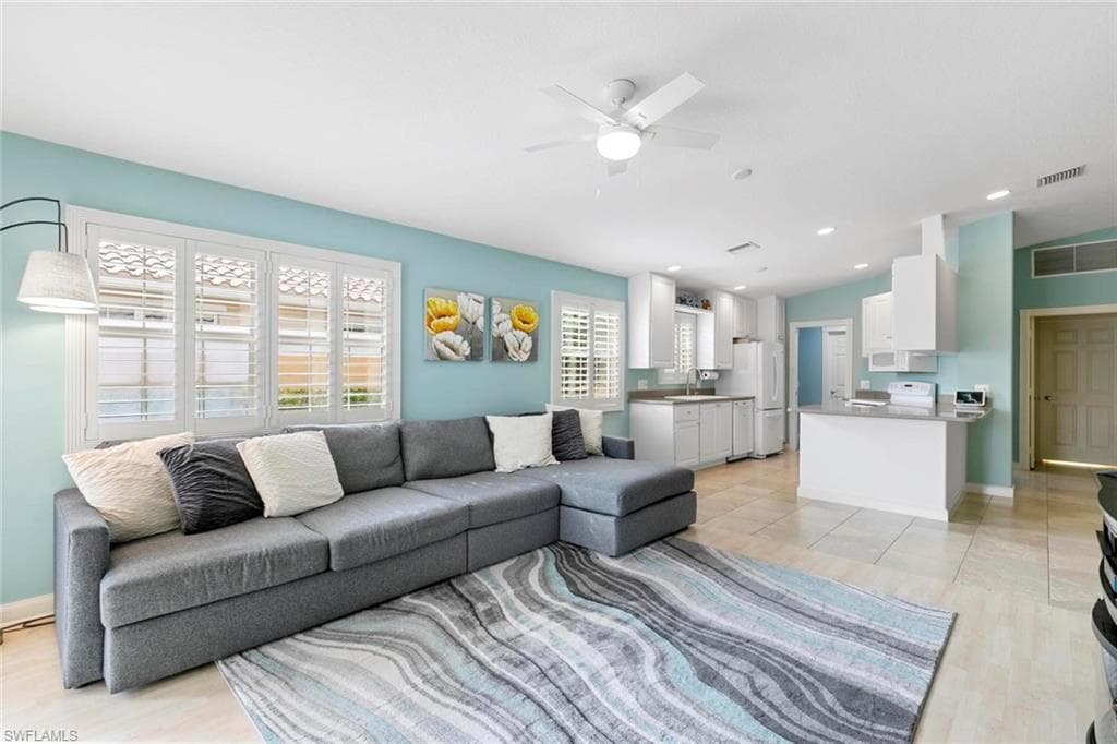 7912 Umberto Ct, Naples, FL 34114-15